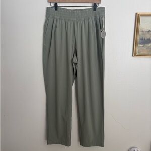 VUORI Villa Ankle Pant Laurel Sage Green Lightweight Jogger Women’s Large NWT